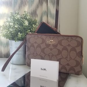 🛑SOLD🛑 Coach Double Zip Wristlet in Signature